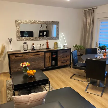 Ruhige Und Zentral Gelegene